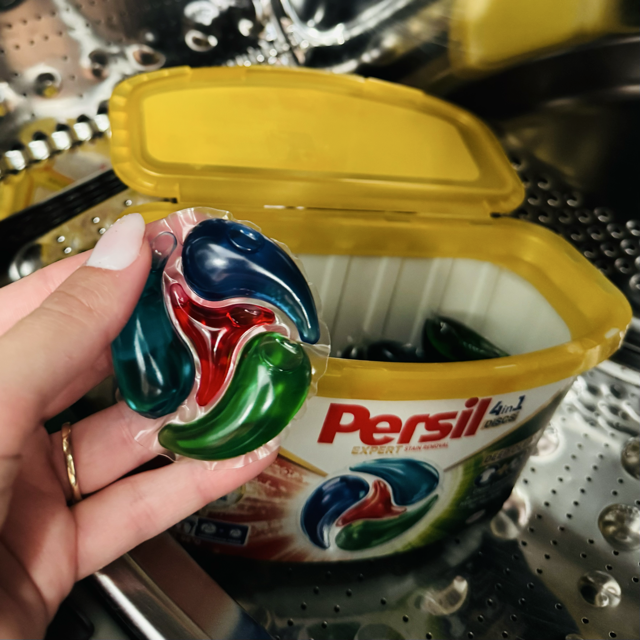 560